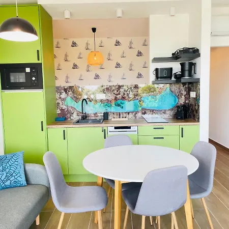 شقة Panorama Superior - Pool, Garden, Parking