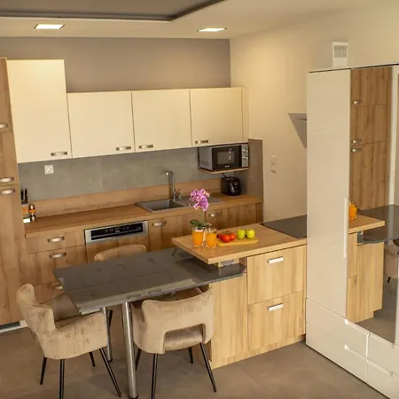 Panorama Superior - Pool, Garden, Parking Apartament *