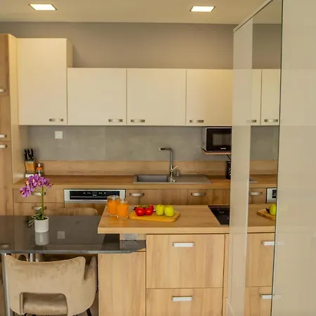 شقة Panorama Superior - Pool, Garden, Parking *