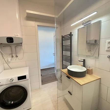 شقة Panorama Superior - Pool, Garden, Parking