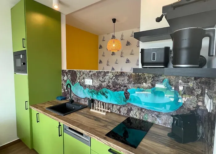 Panorama Superior - Pool, Garden, Parking