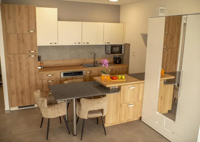 Panorama Superior - Pool, Garden, Parking *