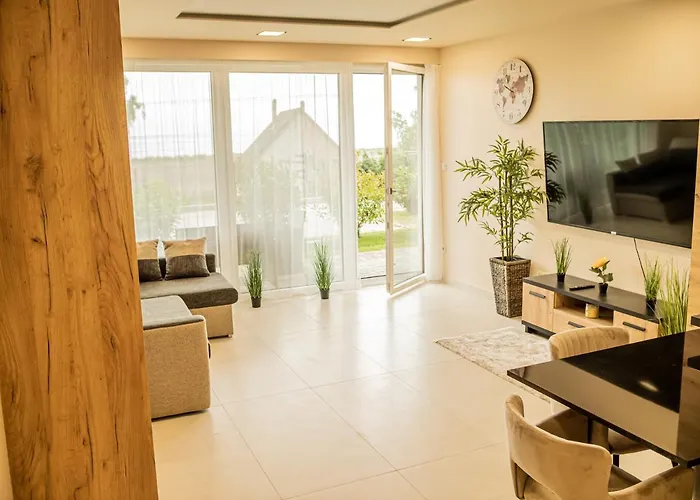 Panorama Superior - Pool, Garden, Parking Apartament